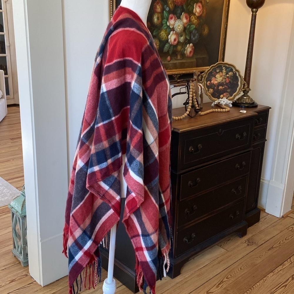 Woolrich Navy, Red, White Plaid Flannel Fringe Poncho Wrap - One Size - Picture 3 of 6